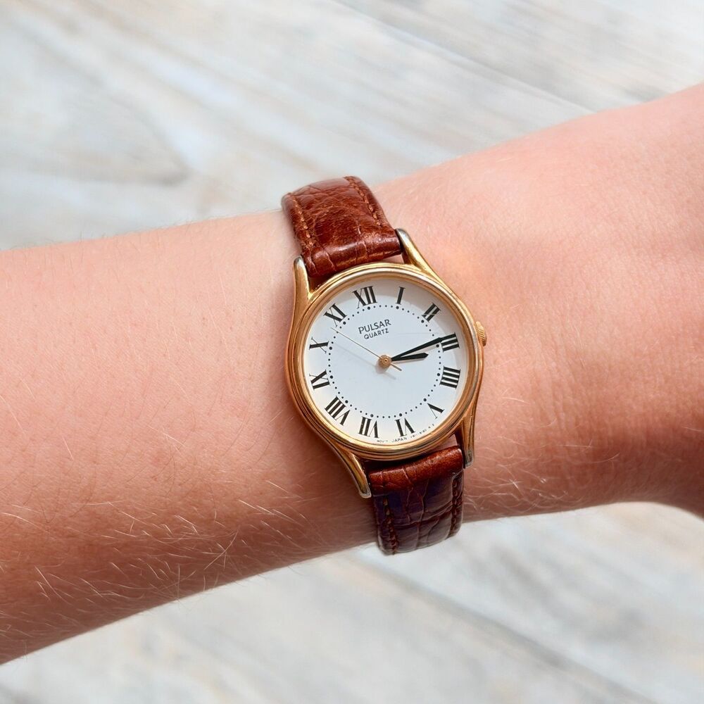 Pulsar Quartz Gold Tone Watch Brown Leather Strap Roman Numeral Classic Dress